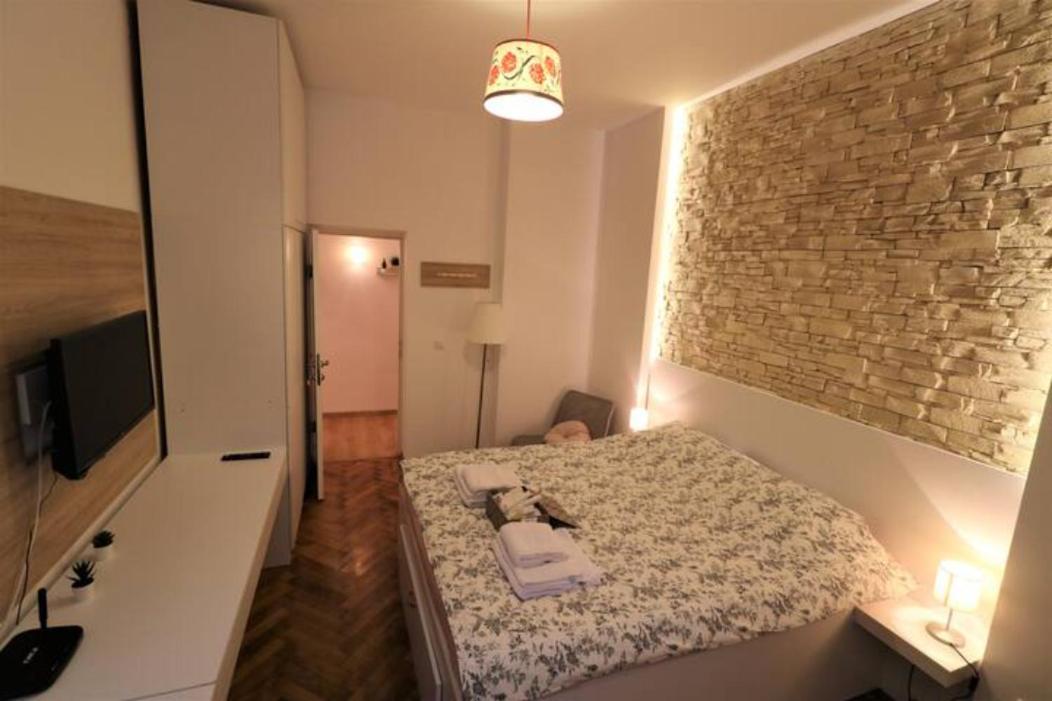 Cozy Old Town Apartment - Free Minibar Bukarest Eksteriør billede