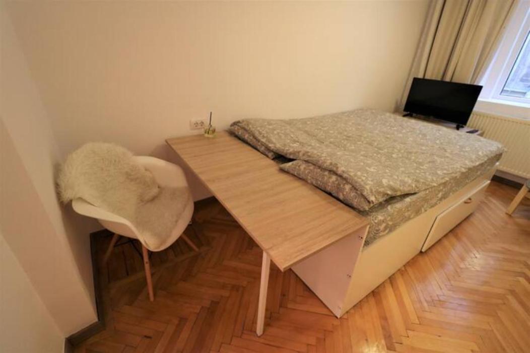 Cozy Old Town Apartment - Free Minibar Bukarest Eksteriør billede